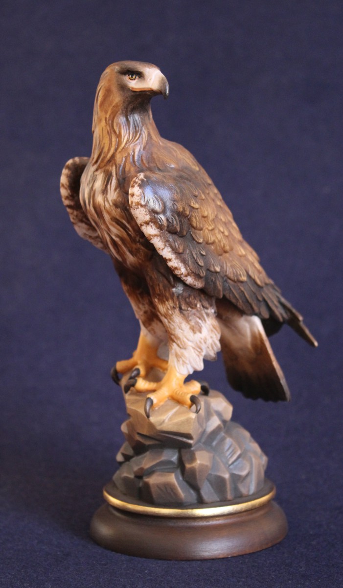 Scultura in legno Aquila con ali chiuse