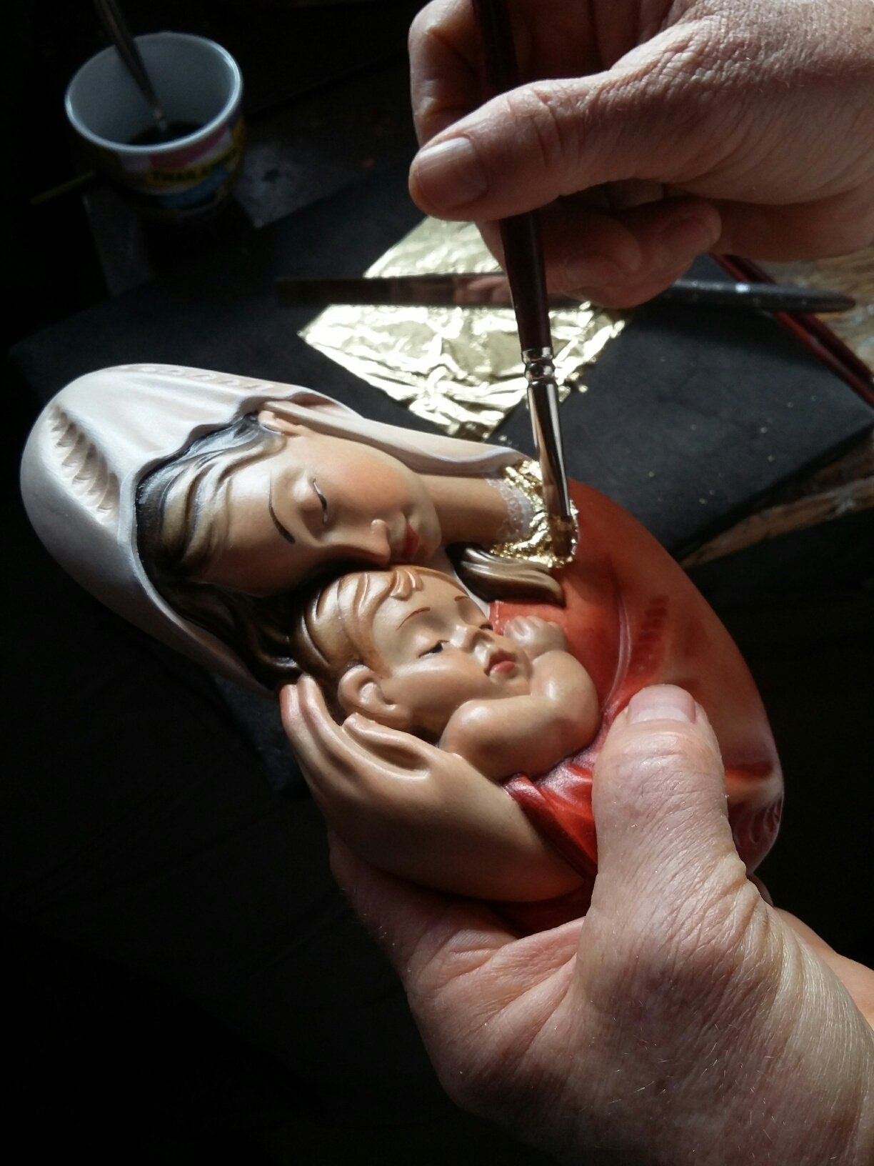 Scultura intagliata in legno Madonna con bambino