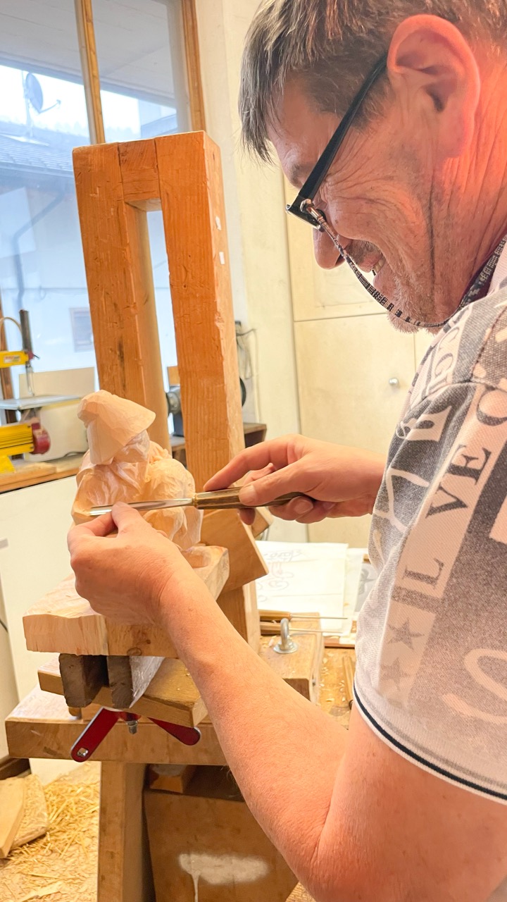 Renzo Zeni, scultore del legno